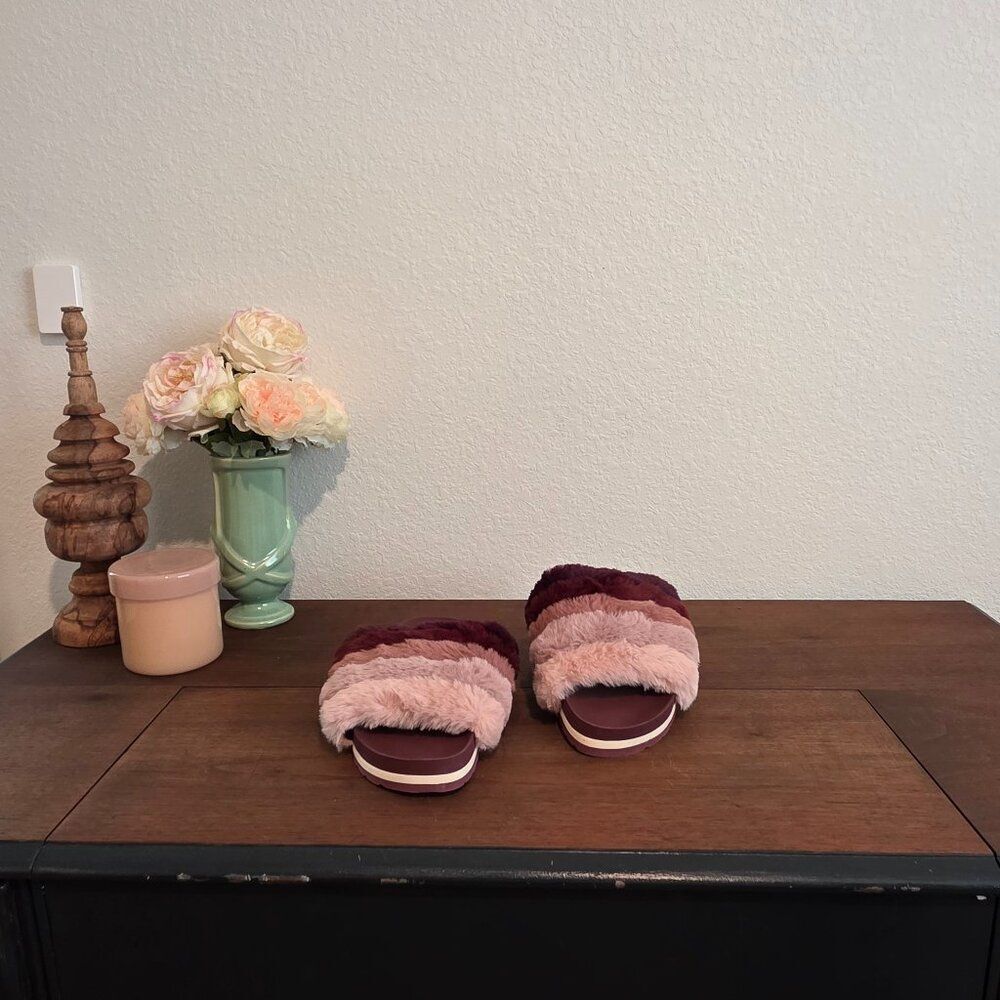 SM New York Sausalito Womens Faux Fur Striped Slides Sz 9